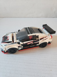 LEGO Speed Champions Nissan GT-R NISMO Set 76896 Ferrari