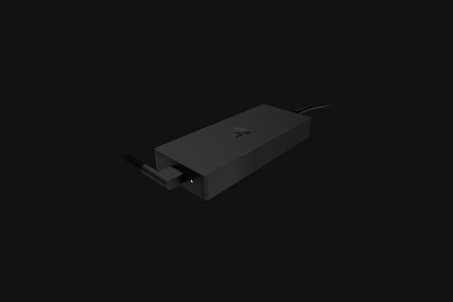 Razer Blade Charger 330W in Laptops in Gatineau