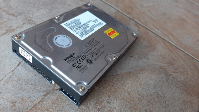 Used 80GB Maxtor 3.5" internal hard drive in System Components in Gatineau