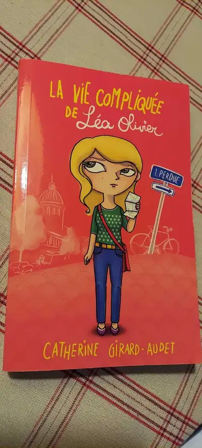 NEUF livre  La vie compliquée de Léa Olivier,  tome 1 : Perdue, View more