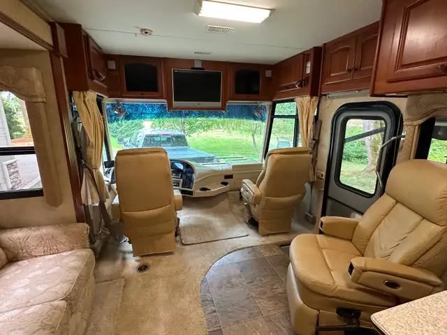 Class A motorhome 2008 in RVs & Motorhomes in Delta/Surrey/Langley - Image 11