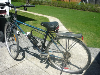 vélo  a ventre 26 pces avec cadnas stand $100.