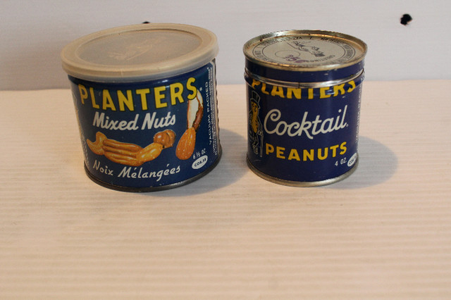 vintage 2 Boite Métal Planters Peanuts 1970s dans Art et objets de collection  à Ville de Québec - Image 2