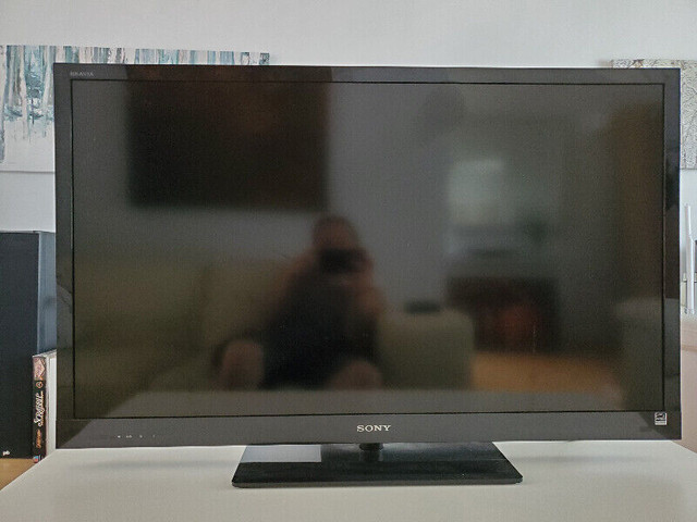 Sony 3D 46" TV (KDL-46EX720) in Perfect Condition <price reduced dans Téléviseurs  à Région d’Oakville/Halton - Image 2