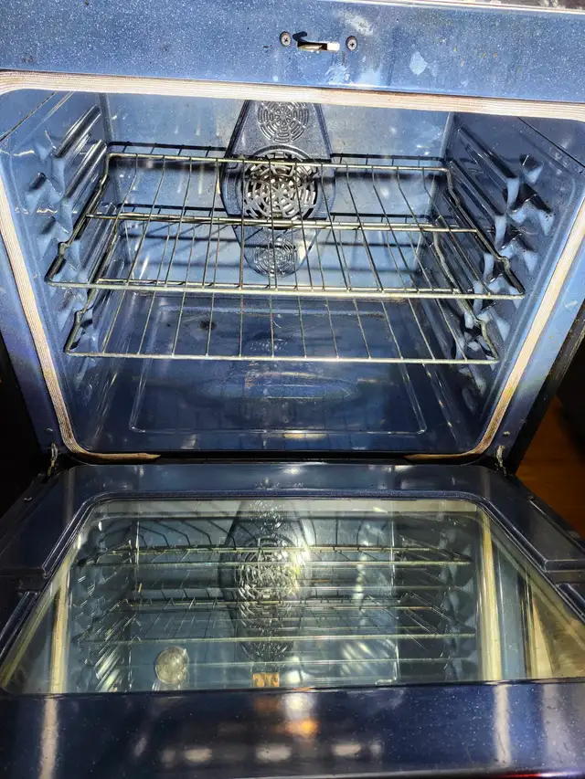 Cuisiniere induction Samsung -bon etat in Stoves, Ovens & Ranges in Longueuil / South Shore - Image 4