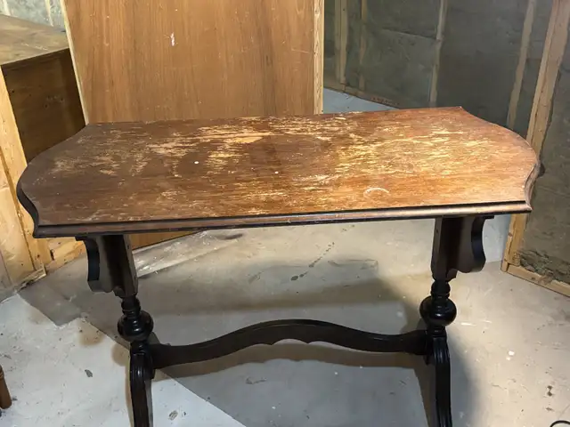Assorted tables in Home Décor & Accents in Trenton - Image 4