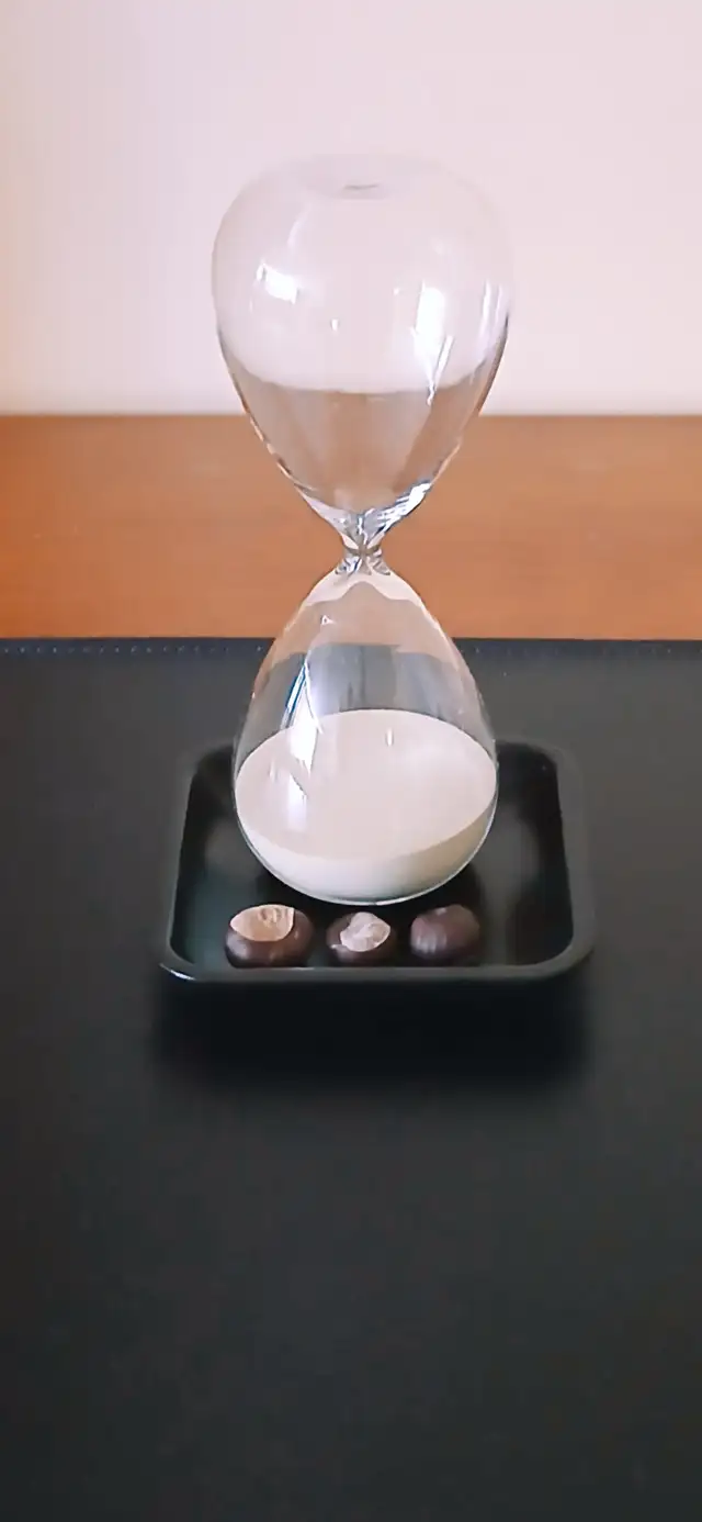 Sand Clock Timer with Solid Wood Base (NEW!) in Home Décor & Accents in Mississauga / Peel Region - Image 3