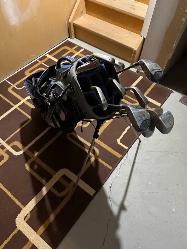 Assorted Golf Club Set + Bag (RH) in Golf in Mississauga / Peel Region - Image 6