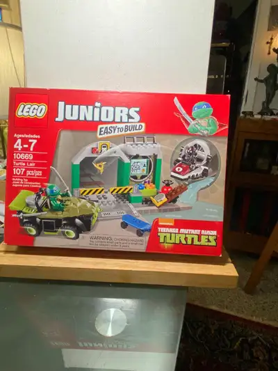 Lego Juniors 10669 Turtles Lair TMNT, View more