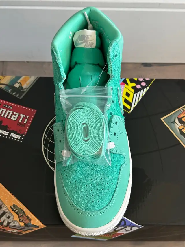 DS Nike Jordan Air Ship PE SP Corporate Got 'Em Size 9.5 in Men's Shoes in City of Toronto - Image 5