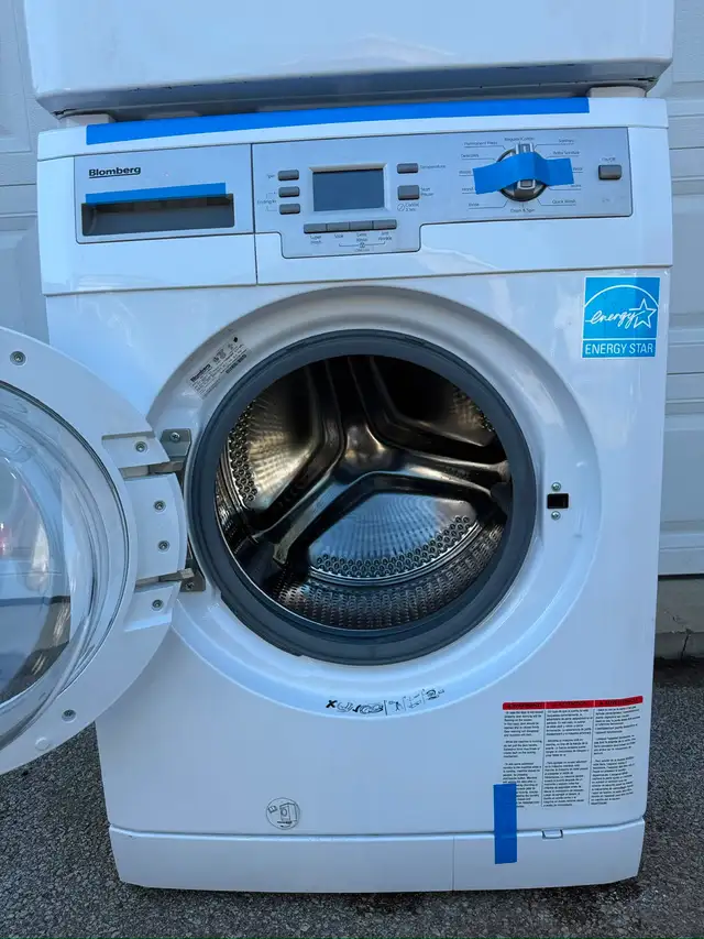24” BLOMBERG WASHER & DRYER  SET ELECTRIC FRONT LOAD STACKABLE  in Washers & Dryers in City of Toronto - Image 4