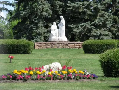 2 Plots in THE GARDEN OF EVERLASTING LIFE each can accommodate one traditional burial and two urns o...