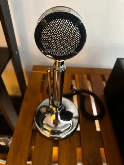 this is a beautiful microphone clean i cant use it on my 2995 dx so im selling it this is what i pai...