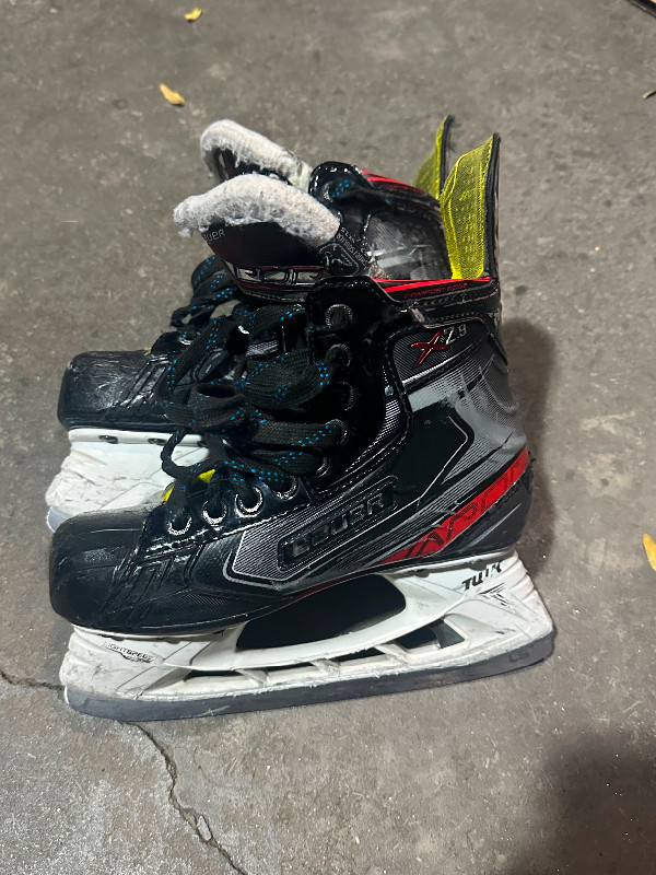 Bauer Vapor skates in Skates & Blades in Ottawa