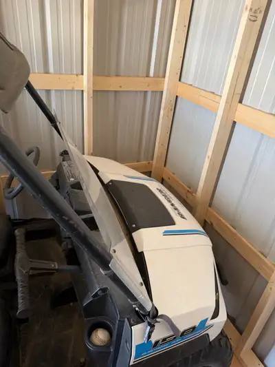 2022 kids Polaris Ranger 150 EFI 2 seater, 200 miles 27 hrs in new condition. Add Polaris app on sma...