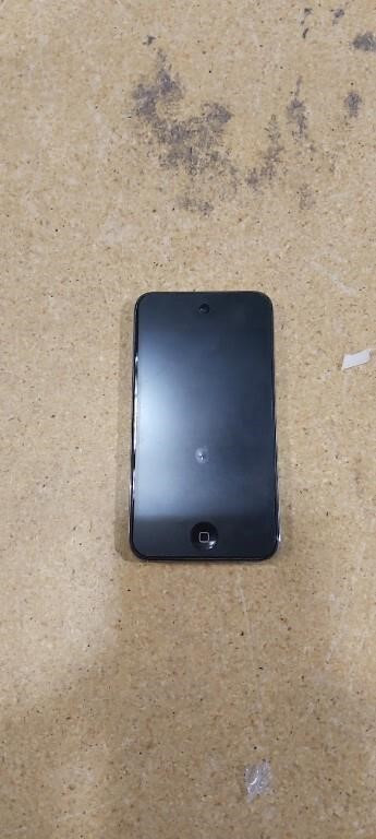 Apple iPod Touch 2nd Generation, 16GB, Silver in Other in City of Toronto - Image 2