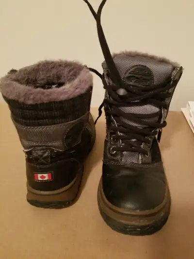Pajar Winter Boots – Boys size 14 -Waterproof, lightly used for 1 winter. In great condition from a...