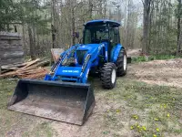 2016 New Holland tractor - boomer 47 