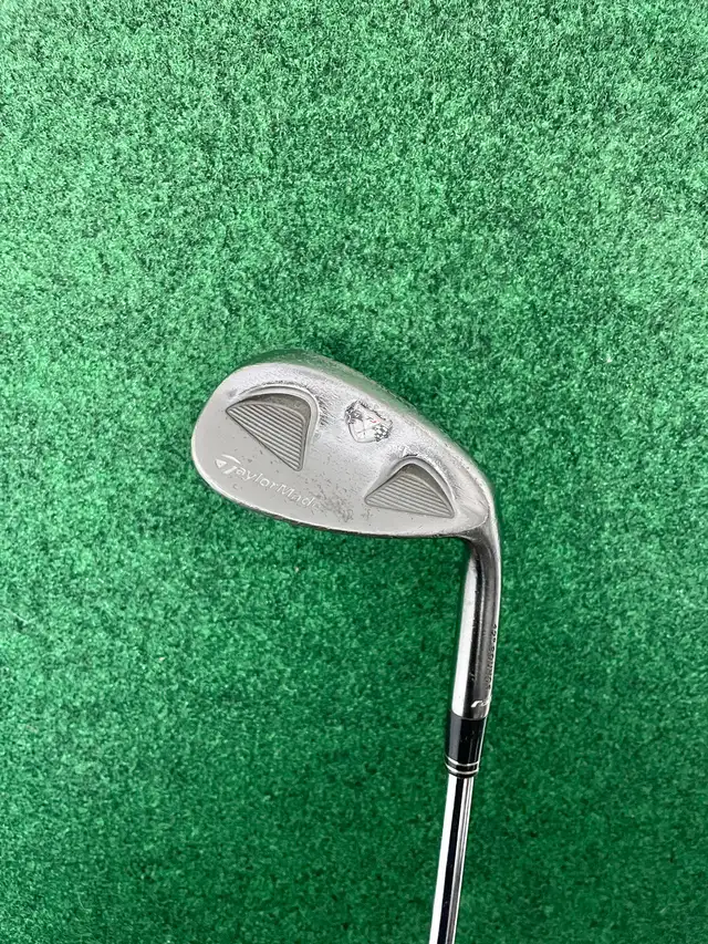 Taylormade 56 Degree Wedge in Golf in Ottawa - Image 2