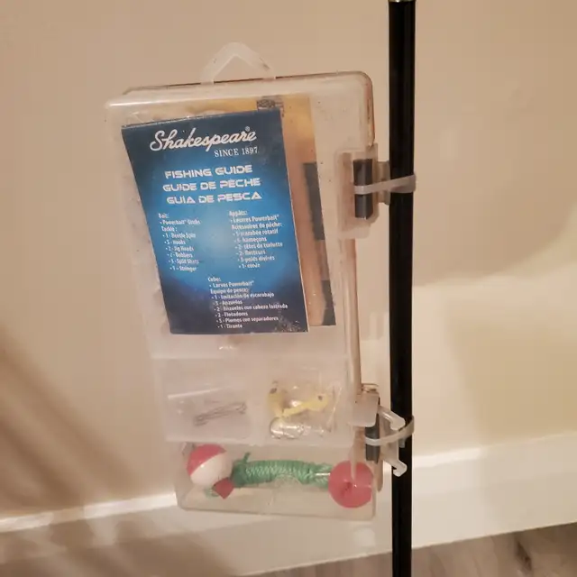 SHAKESPEARE Fishing Rod , Reel and tackle box in Fishing, Camping & Outdoors in City of Toronto - Image 2