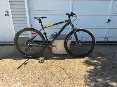 Rocky Mountain Fusion 40 mountain bike, View more