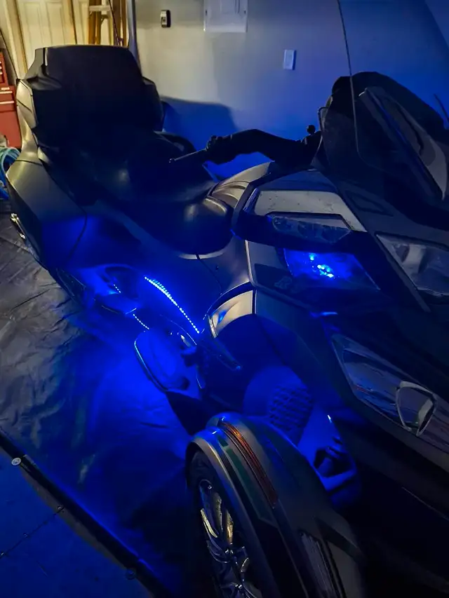 CAN AM SPYDER RT LIMITED WITH MATCHING TRAILER. (REDUCED) in Touring in Edmonton - Image 10