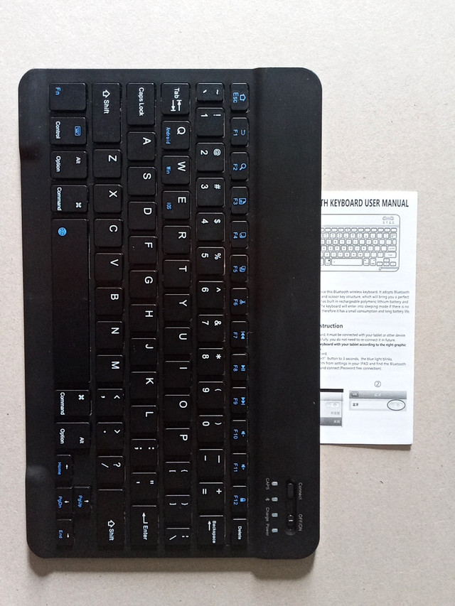 Compact Bluetooth wireless keyboard for Apple iPad n Android ph in iPads & Tablets in Markham / York Region