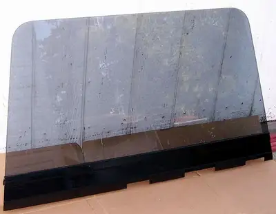 Rear glass piece for suzuki samurai in excellent condition. This is for the hard-top models. Asking...