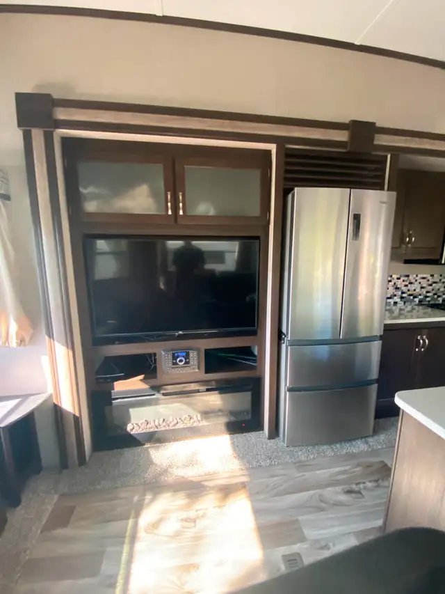 2020 Keystone RV Residence 40 LOFT in Park Models in Kawartha Lakes - Image 6