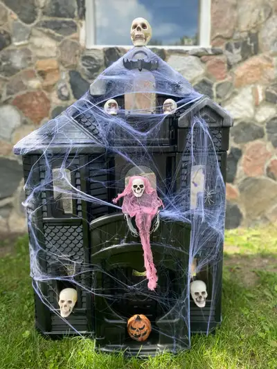 Halloween playhouse, View more