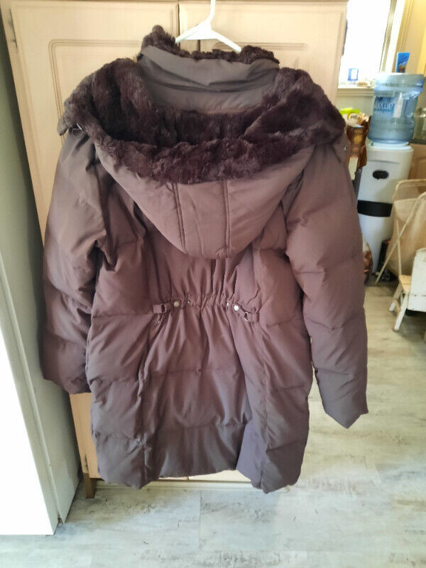 manteau d'hiver pour femme dans Femmes - Hauts et vêtements d'extérieur  à Saint-Hyacinthe - Image 3