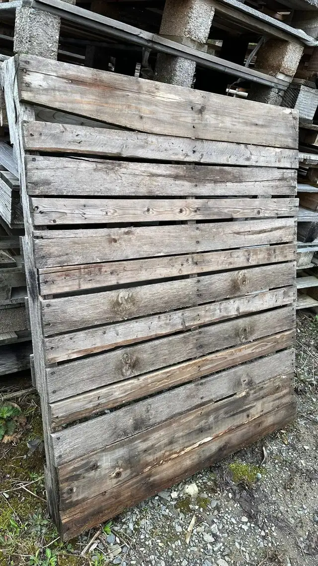 5  Palettes de bois PLEINE,  LIVRAISON disponible ville Québec in Hobbies & Crafts in Québec City - Image 6