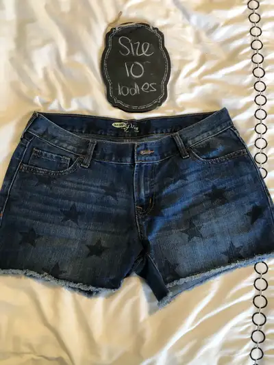 Ladies short DIVA jean shorts with Stars - 10, View more