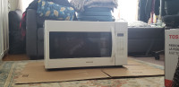 SAMSUNG Microwave - 950W - Excellent Condition!
