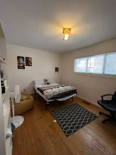 Spring Term Sublet! (May-Aug). - WiFi included - Laundry (washing machine) included - All utilities...