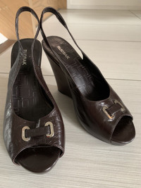 Like New Size 5 Rudsak Brown Leather Platform Sandals