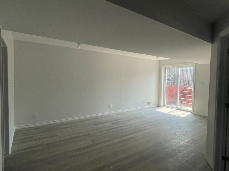 Amazing 2 Bedroom Unit in South Windsor For Rent Long Term Rentals Windsor Region Kijiji