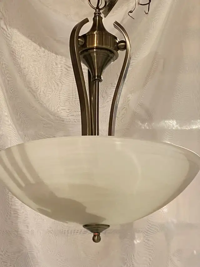 Antique Brass Chandelier in Indoor Lighting & Fans in Markham / York Region - Image 3