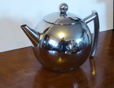 Polished Stainless Steel Teapot with Removable Infuser Coffee and Tea Pot. H6XW5inch.