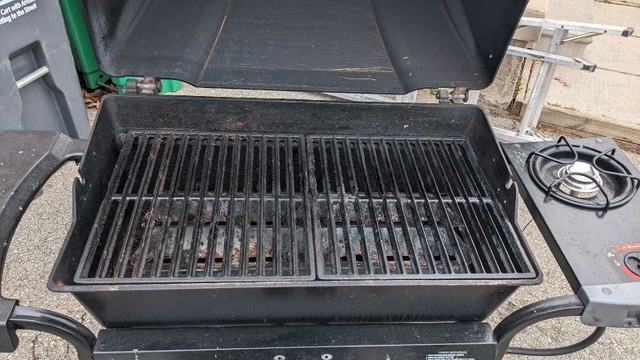 Propane BBQ  in BBQs & Outdoor Cooking in Oakville / Halton Region - Image 3