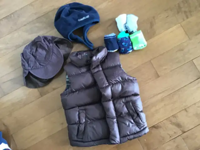 14 +5 OSH KOSH B’GOSH 2T DENIM LEVI JEAN OVERALLS PUFF JACKET in Clothing - 2T in Peterborough - Image 3
