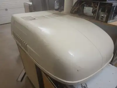 Emerson Quiet Kool 13500 BTU Has heating option and is ducted Shroud is in decent condition but has...