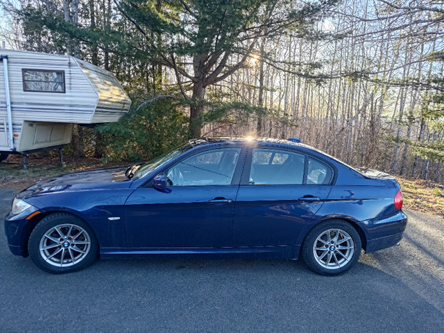 2011 BMW 3 Series 4dr Sdn 323i RWD in Cars & Trucks in Annapolis Valley - Image 3
