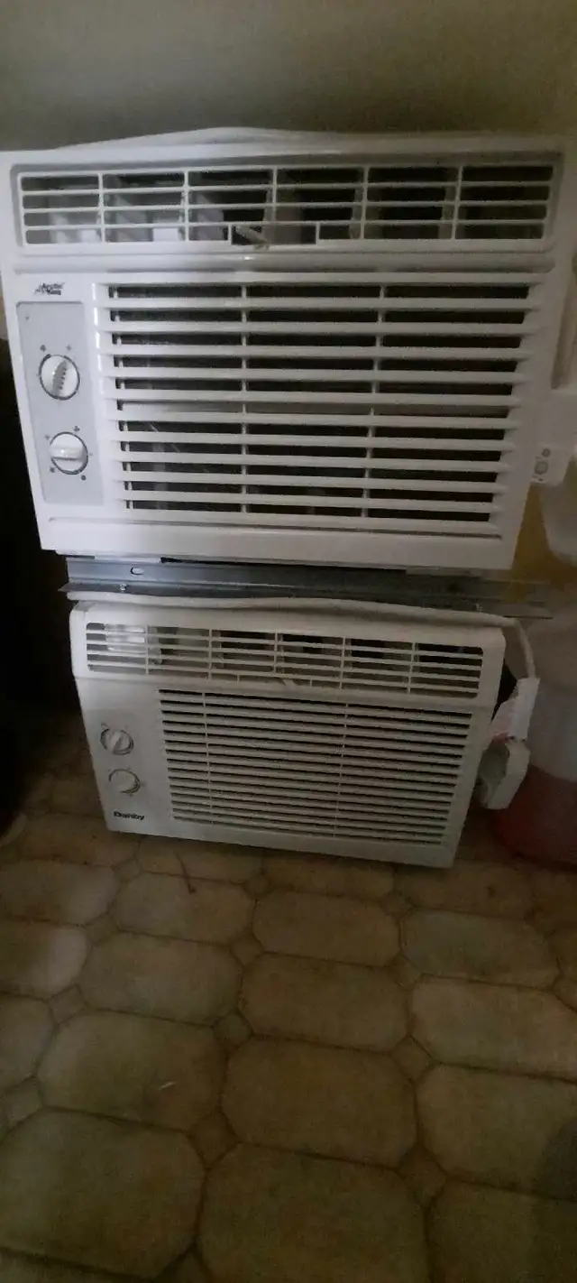 Aire climatisé de fenêtre 8000 et 5000 btu in Windows, Doors & Trim in Laval / North Shore - Image 4