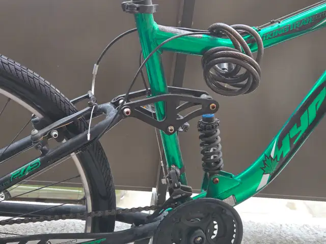 27.5" Full Suspension Mountain Bike – Green – Great Condition in Mountain in Ottawa - Image 3