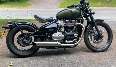 2019 Bonneville Bobber Aftermarket upgrades. Second owner. Great condition. Low kms (2400km). Stored...