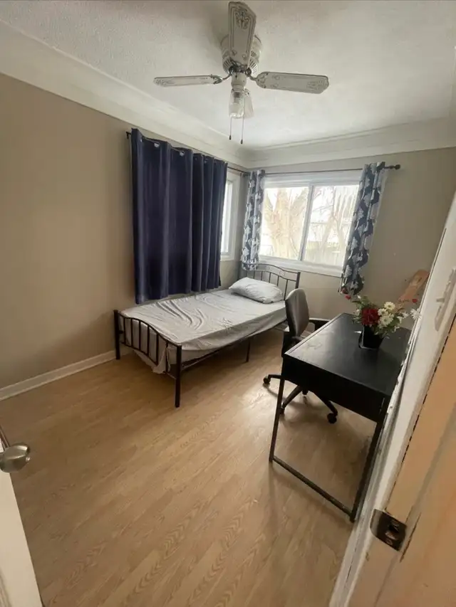 ROOM FOR RENT! DONT MISS OUT!!