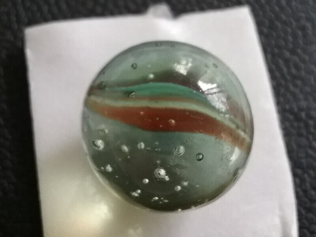 Vintage Marble - 5/8" 1 Colour Cross-thru (red/white/teal) in Arts & Collectibles in Oshawa / Durham Region - Image 3