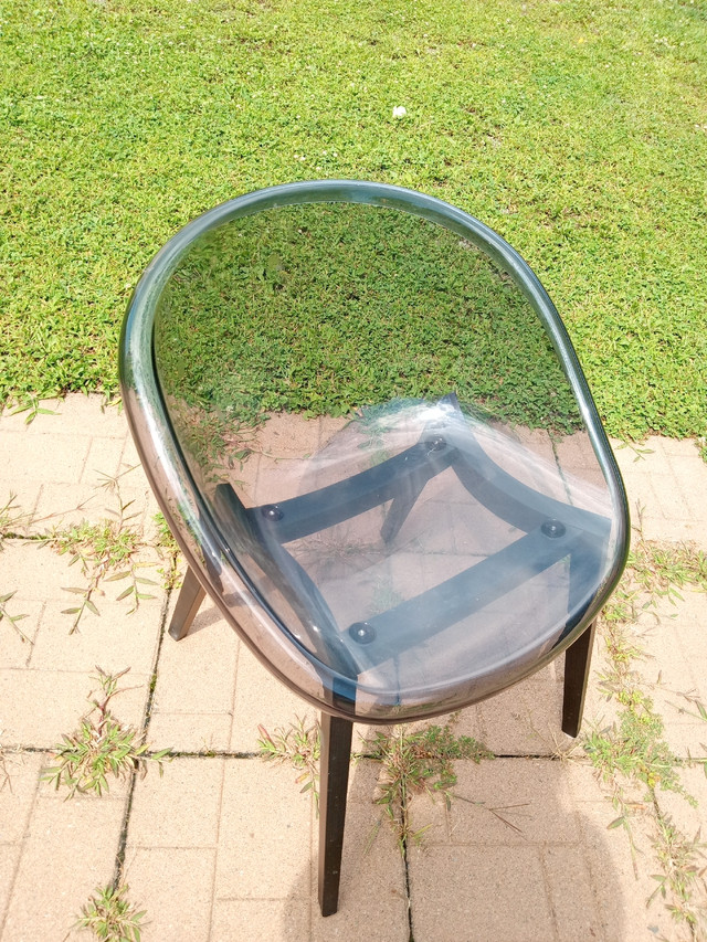 Chaise transparente  dans Chaises, Fauteuils inclinables  à Laval/Rive Nord - Image 2