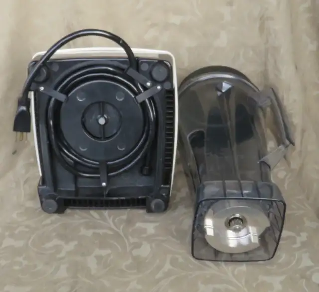 VITAMIX TOTAL NUTRITION CENTER SUPER 5000 VM0103 BLENDER MINT in Processors, Blenders & Juicers in City of Toronto - Image 8